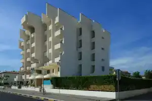 Hotel «Life», Римини