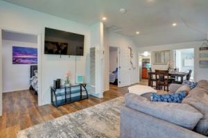Huntington Beach Haven w/ Gas Grill: Near Water!, Хантингтон-Бич
