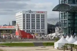 MEININGER Hotel Berlin Hauptbahnhof, Берлин