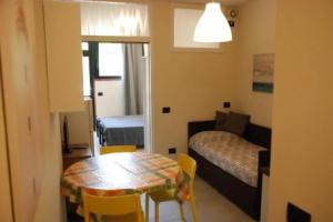 Ferienwohnung für 3 Personen ca 40 m in Moniga del Garda, Gardasee Westufer Gardasee, Монига