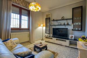 Beautiful Home in Altopascio With 2 Bedrooms and Wifi, Альтопашо