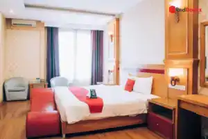 Отель «Reddoorz Plus Near Cau Giay Park», Ханой