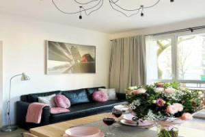 Lumina cozy apartment in Lodz, Лодзь
