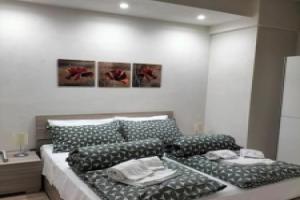 Aetna apartment, Николози