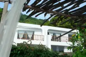 Bliss Boutique Hotel Seychelles, Гласи