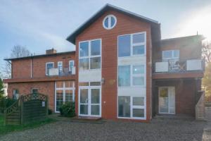 Haus zur Linde Wohnung 5, Даме