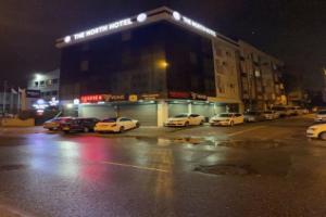 The North Hotel, Эсеньюрт
