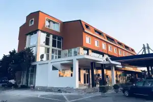 Hotel «Liss 2», Лежа