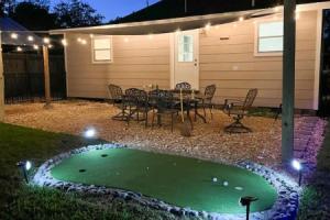 Boomtown Bungalow Minutes from IAH, Хамбл