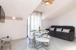 Apartments Franica With Heated Pool and Hot-tub, Привлака