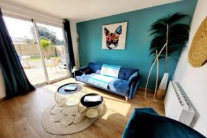 Maison de 2 chambres avec jacuzzi jardin amenage et wifi a Saint Jean de Monts a 1 km de la plage, Сен-Жан-де-Мон