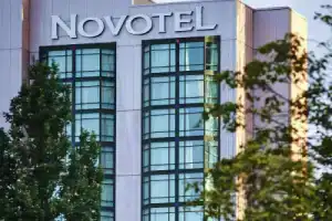 Novotel Toronto North York, Торонто