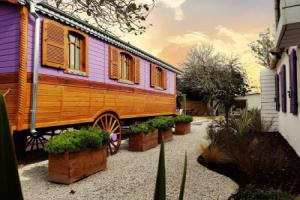 Апарт-отель «Logis Le Nid du Pont de Gau», Сент-Мари-де-ла-Мер