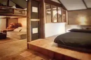 Woowa Inn, Дали