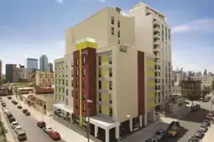 Апарт-отель «Home2 Suites Long Island City/Manhattan View», Куинс
