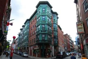 Upscale 3br/2ba in Heart of North End by Domio, Бостон