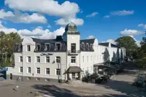 Moss Hotel, Мосс