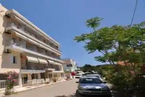 Saronis Hotel, Палайя Эпидаврос
