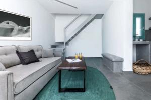 Santa Irina Sunny Loft Suites, Периволос