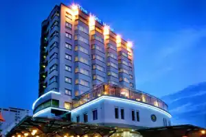 The Light Hotel & Spa, Нячанг