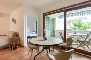 Kike - 60 Meters From the Beach - A3, Козино