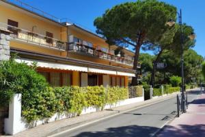 Hotel «Lilly», Марина-ди-Кампо