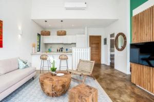 Red Palm Luxury Villas with Private Pools, Бе-Лазар