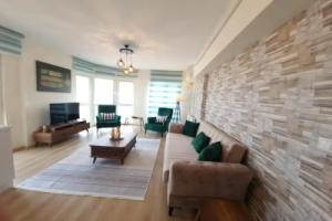 1-bedroom, nearby services, park, free wifi, free parking- NK2, Эсеньюрт