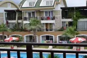 Ray Sultan Homes, Кемер