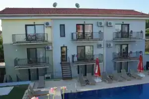 Karyada Hotel, Чешме