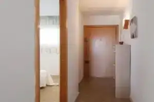 UHC Paradis Apartments, Салоу