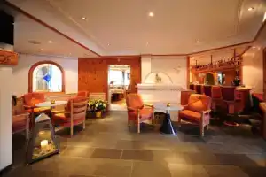 Country Wellnesshotel Bündnerhof, Замнаун