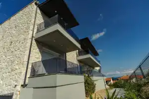 Nika Apartment 2, Ханиоти
