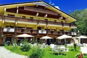Shatush Hotel, Курмайор
