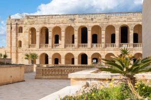 Harbour Views Gozitan Villa + Shared Pool, Айнсилем