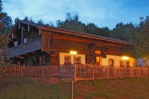 Das Waldlerhaus, Лам