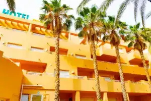 Hotel «Mexico», Вера