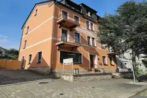 Pension Weiße Rose I Frühstück Parkplatz, Бад-Эльстер