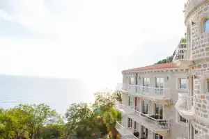 Апартаменты «Pietra Mare», Петровац
