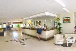 Gardenia Beach Hotel, Окурджалар