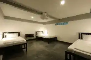Balcony Party Hostel - Adult Only +18, Ао Нанг