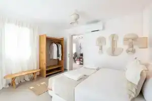 Sersi Paros, Андипарос