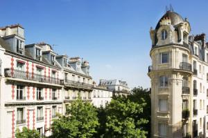 Отель «Hôtel Du Mont Dore Batignolles», Париж