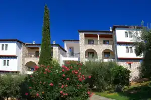 Geranion Village, Никити