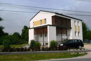 Suri Bau Apartman, Мошонмадьяровар