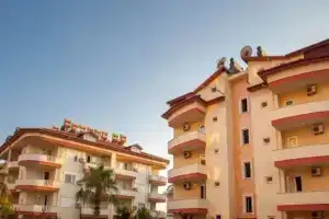 Sevgi Tatil Sitesi, Авсаллар