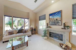 Entertainer's Paradise W/ Resort-style Pool & Spa 3 Bedroom Home, Палм-Десерт