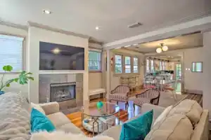 Dallas Couples Retreat: Walk to Lower Greenville!, Даллас