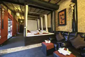 The Privilege Hotel Ezra Beach Villas, Банг Рак