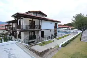 Отель «Verde Suites», Акьяка